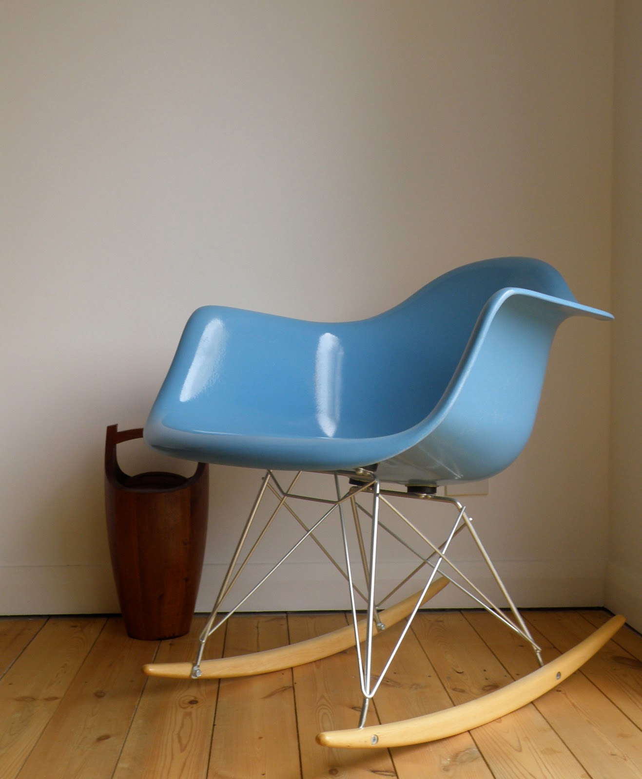 创意安博网页版 - 坐具|摇椅|办公安博网页版|安博anbo（中国）安博网页版|伊姆斯摇椅（豪华版）